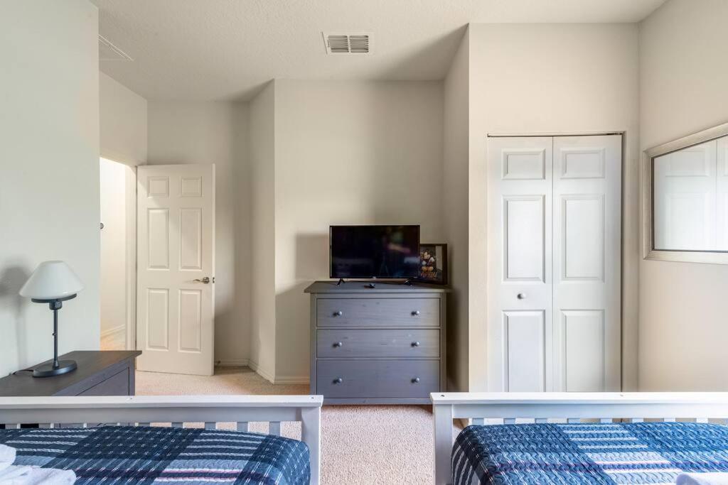 Super Comfy And Spacious 3 Bedroom 10 Minutes From Disney, With Major Shopping 4 Minutes Away Kissimmee Extérieur photo